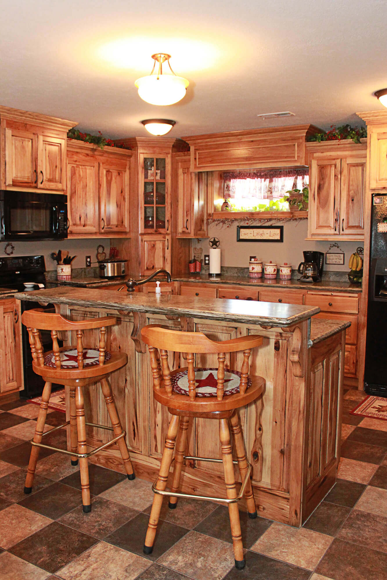 Rustic Hickory Kitchen Cabinets | Wow Blog