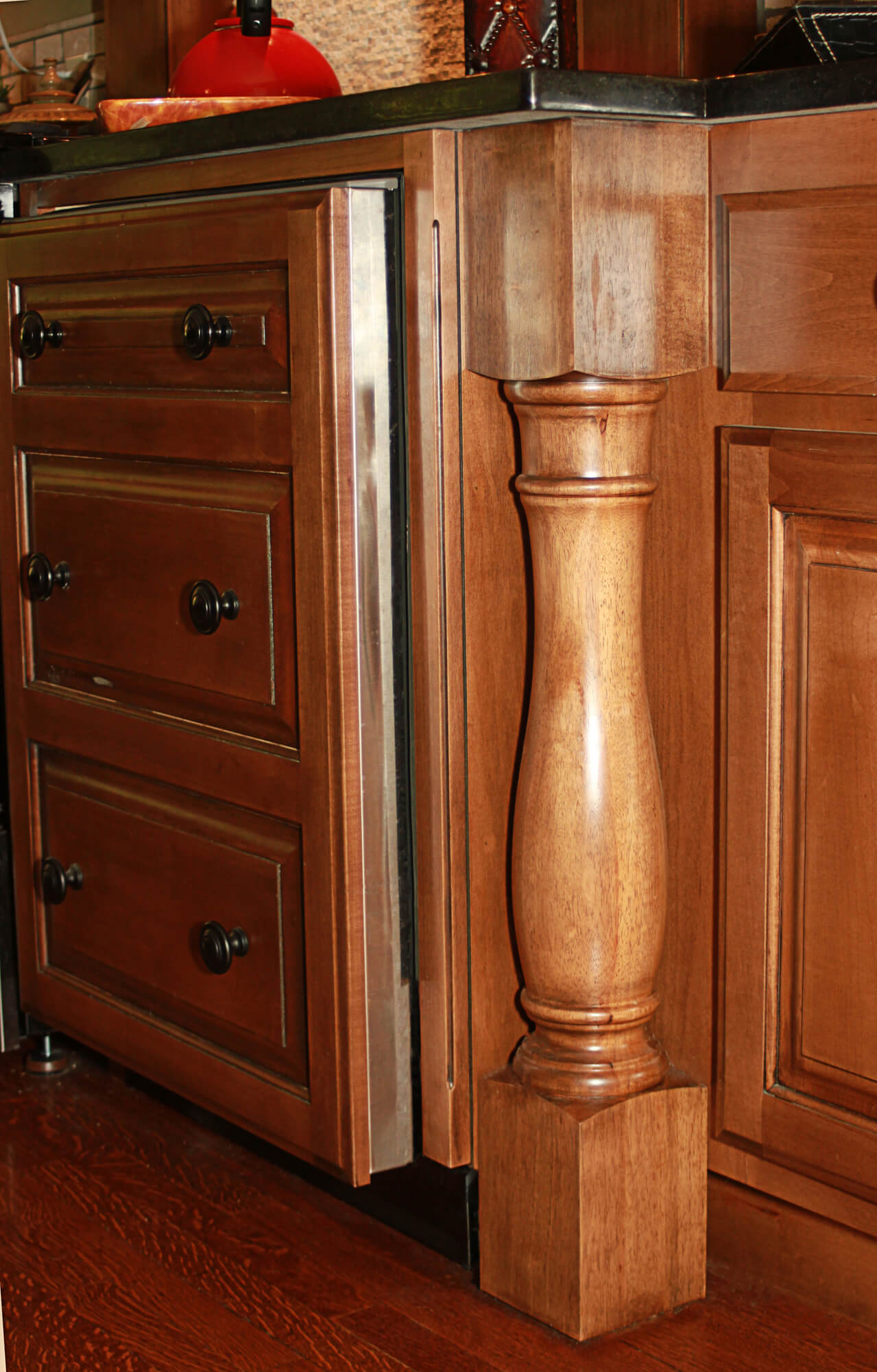 custom-cabinets-posts-3